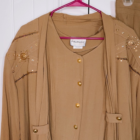 Fashque 3 Piece Set in Brown/Tan with Gold Detailing - Picture 2 of 5